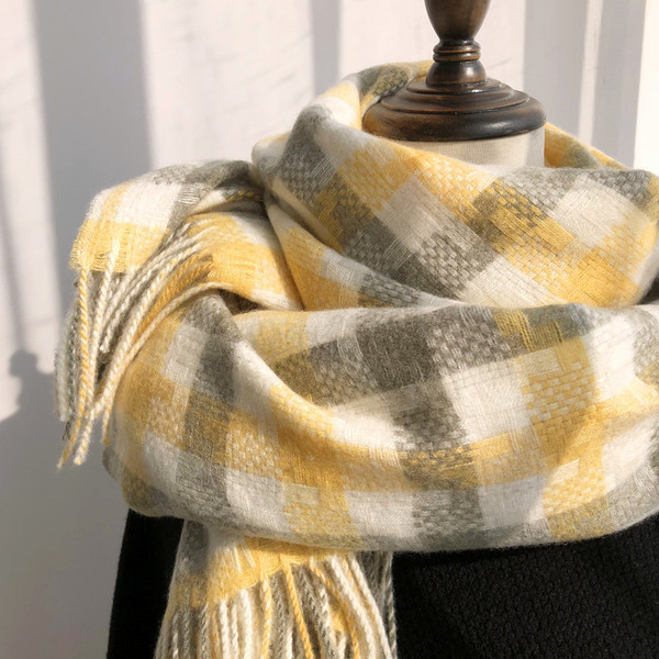 Ležerni ženski zimski šal sa žutim resama