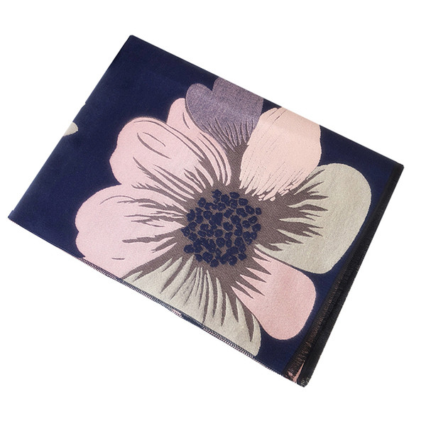 Modern nagy női sál virágos motívumokkal