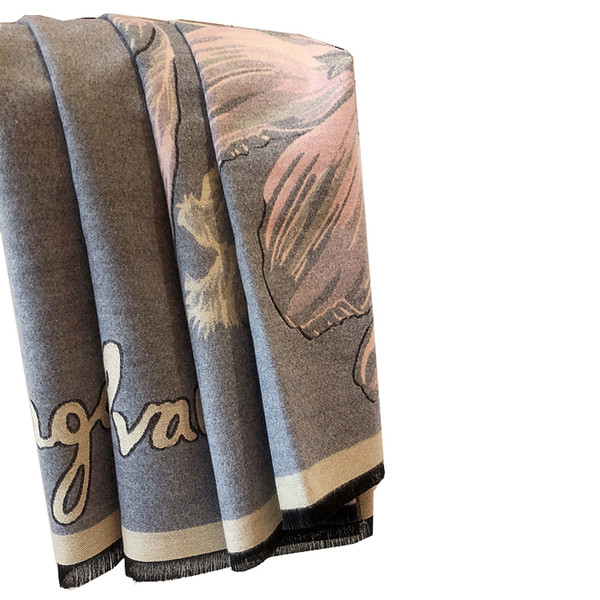 Novi model ženske marame sa cvjetnim motivima i natpisima