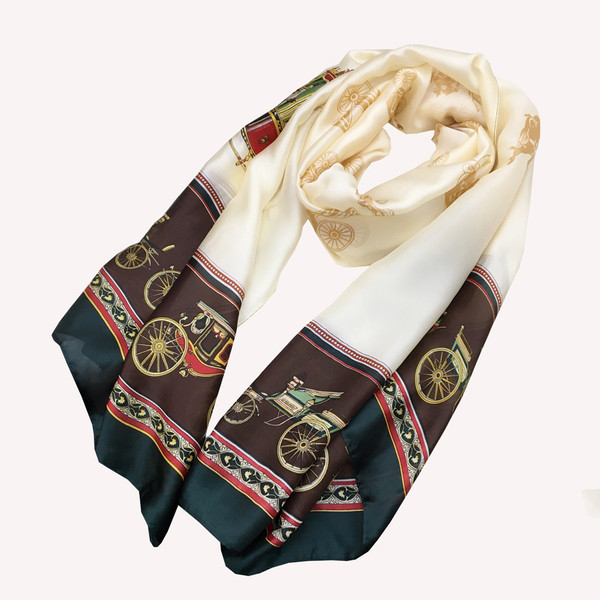 Elegantan ženski šal s kariranim rubom