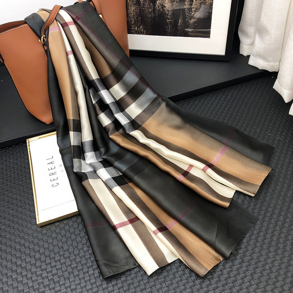 Elegantni ženski karirani šal od kašmira