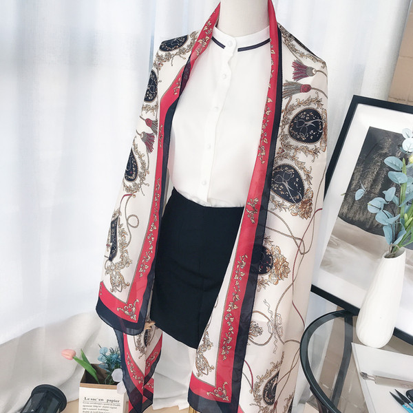 Modern női vékony sál bézs színben