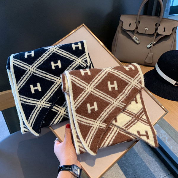 Alkalmi női gyapjúsál barna és fekete színben