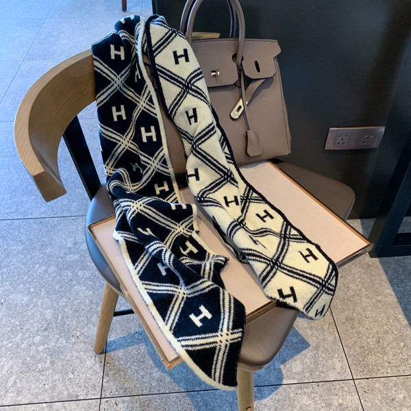 Alkalmi női gyapjúsál barna és fekete színben