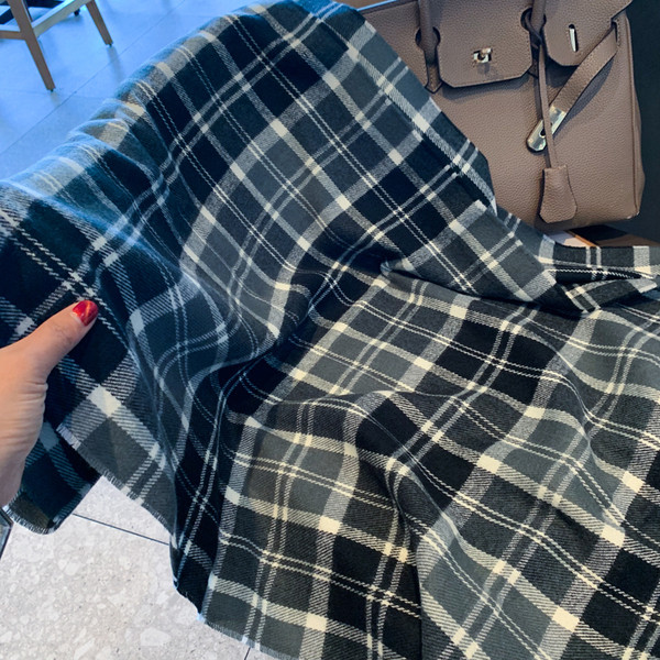 Dnevni zimski ženski šal s resama