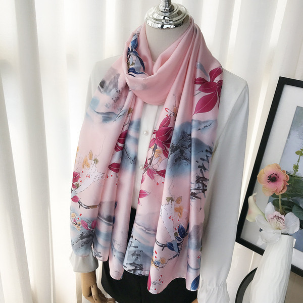 Ženski ružičasti šal s cvjetnim uzorkom