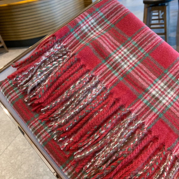 Alkalmi női téli sál, piros, rojtokkal