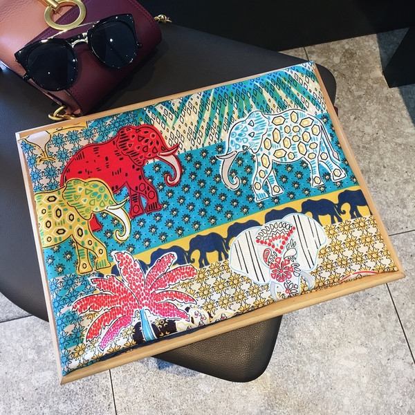 Πολύχρωμα γυναικείo κασκόλ σε ορθογώνιο σχήμα