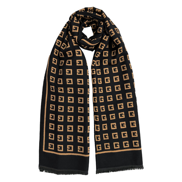 Stílusos női sál két oldallal, télre is alkalmas