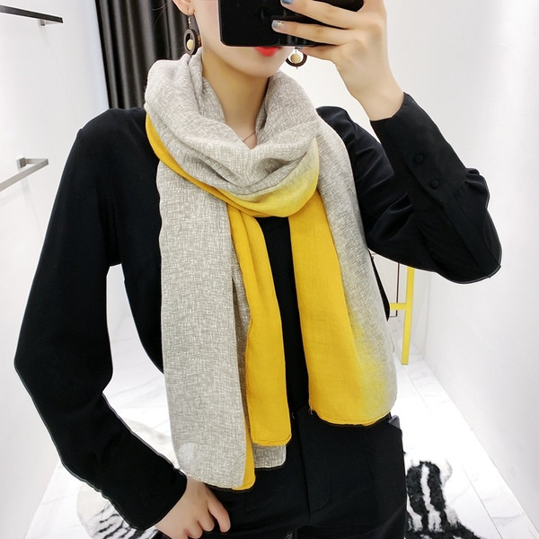 Tiszta női sál irizáló színekben