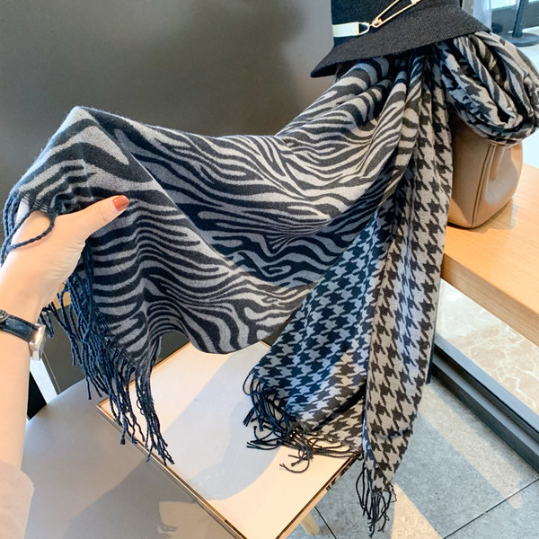 Hétköznapi női téli sál, két színben mintával