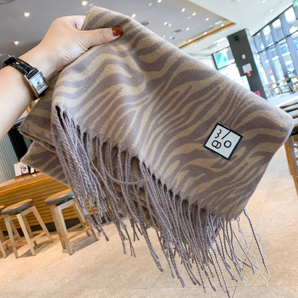 Hétköznapi női téli sál, két színben mintával