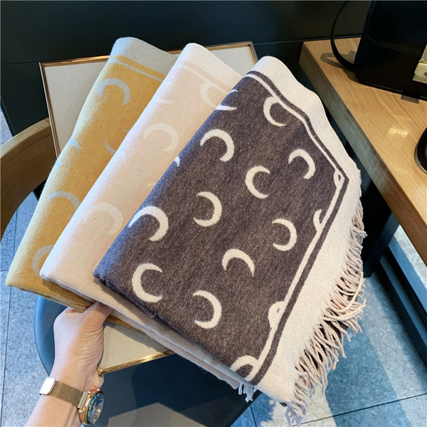 Modern női téglalap alakú sál rojtokkal