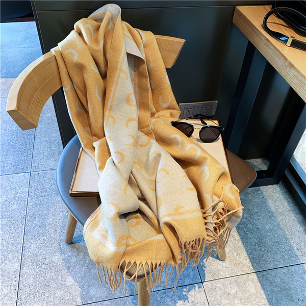 Modern női téglalap alakú sál rojtokkal