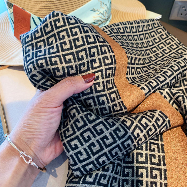 Hétköznapi női sál télre is - hossza 180 cm