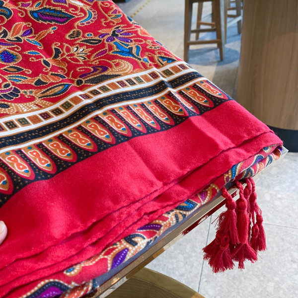 Új modell női színes bojtos sál