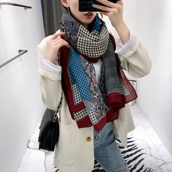 Raznobojni ženski, dugi šal - pogodan za jesen i zimu