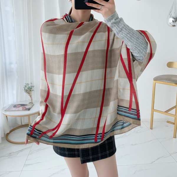 Elegáns női sál kockás mintával - hosszú modell