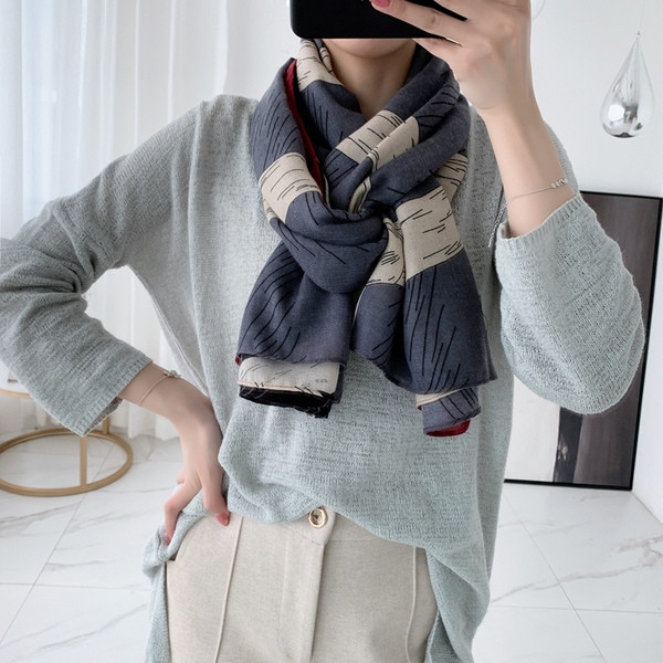 Glomazni ženski šal u dva modela - pretočne boje