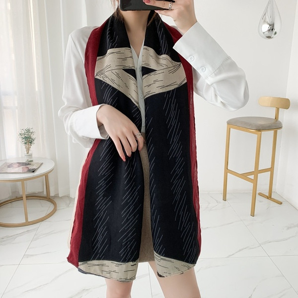 Glomazni ženski šal u dva modela - pretočne boje