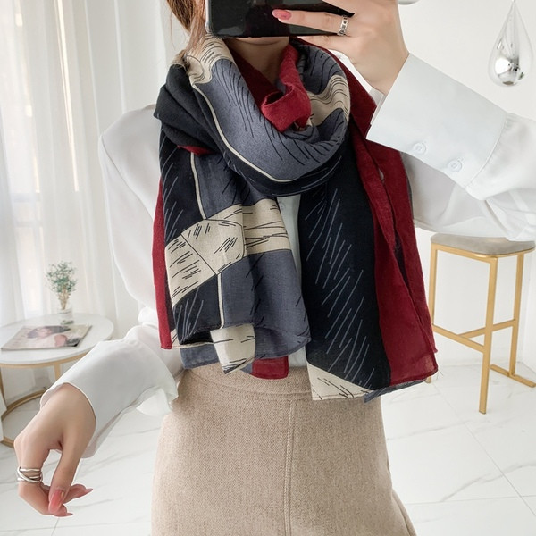 Glomazni ženski šal u dva modela - pretočne boje