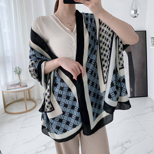 Stílusos női sál három színben - alkalmas őszre és télre