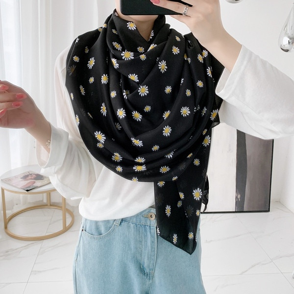 Új modell női sál - fekete, százszorszép díszítéssel