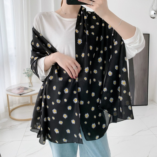 Új modell női sál - fekete, százszorszép díszítéssel