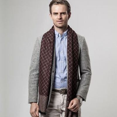 Kockás férfi sál rojtokkal