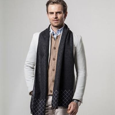 Kockás férfi sál rojtokkal