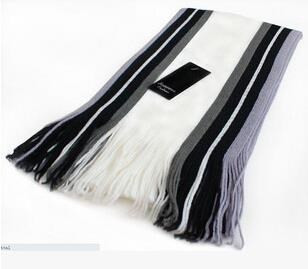 Csíkos férfi sál rojtokkal