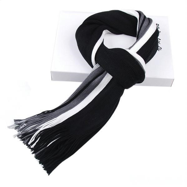 Csíkos férfi sál rojtokkal