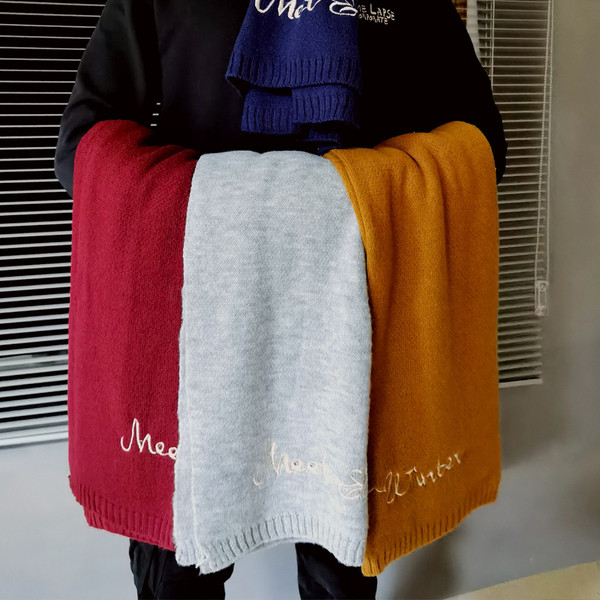 Alkalmi férfi sál télre alkalmas felirattal