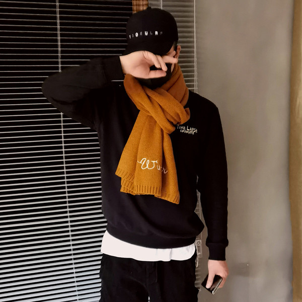 Alkalmi férfi sál télre alkalmas felirattal