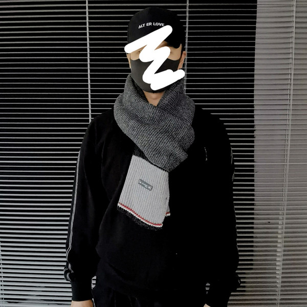 Téli férfi alkalmi sál irizáló színekben