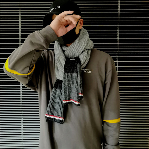 Téli férfi alkalmi sál irizáló színekben