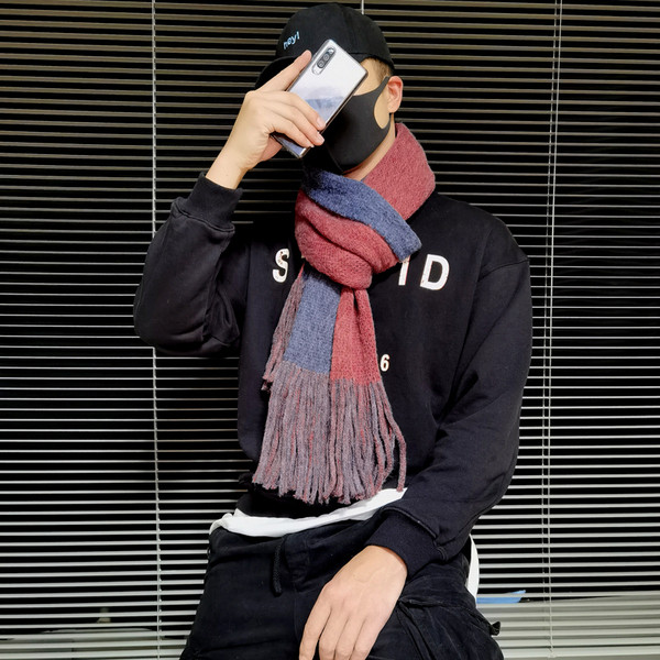 Lezser téli férfi sál rojtokkal több színben