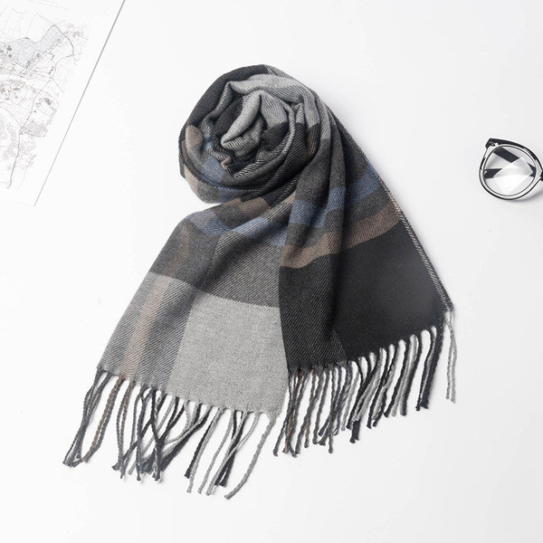 Aktuális férfi sál rojtokkal - többféle modell