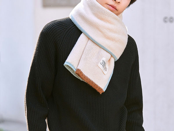 Új modell férfi őszi-téli sál, emblémával