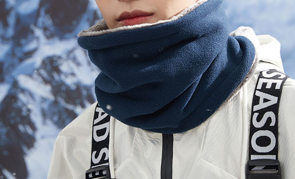 Férfi sál meleg béléssel és nyakkendővel