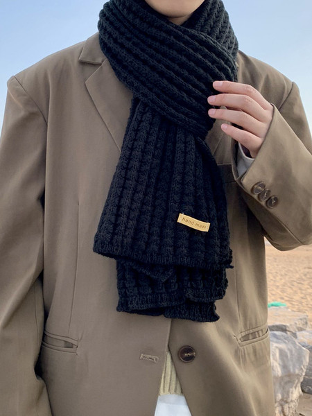 Alkalmi férfi sál emblémával - többféle modell