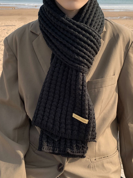 Alkalmi férfi sál emblémával - többféle modell