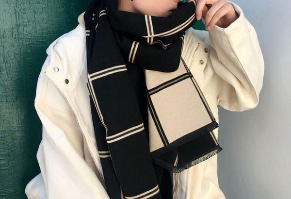 Modern férfi sál bojttal - többféle modell