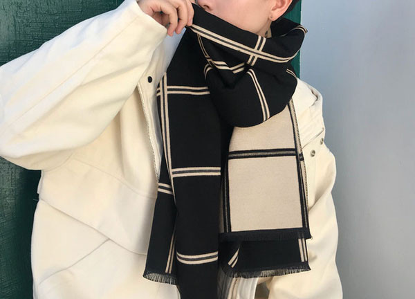 Modern férfi sál bojttal - többféle modell