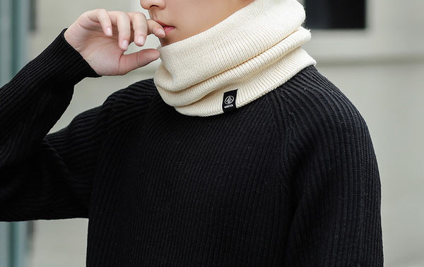 Alkalmi férfi sál emblémával - több színben