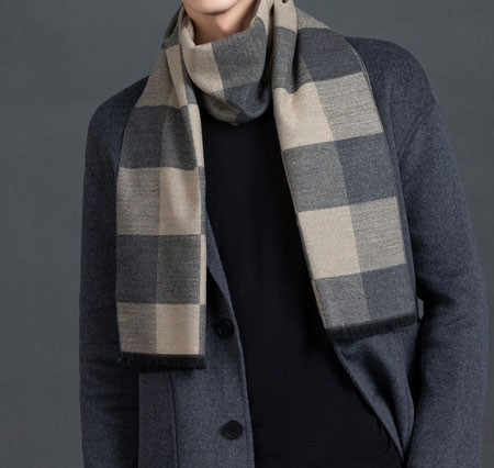 Aktuális férfi sál bojttal - többféle modell