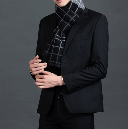 Aktuális férfi sál bojttal - többféle modell