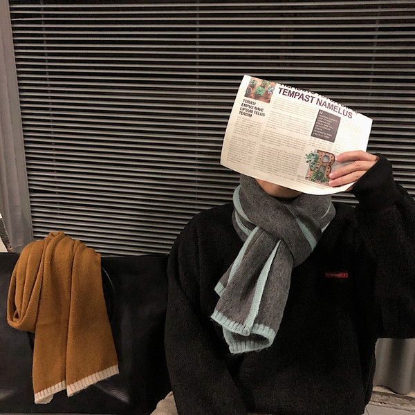 Jelenlegi férfi sál emblémával