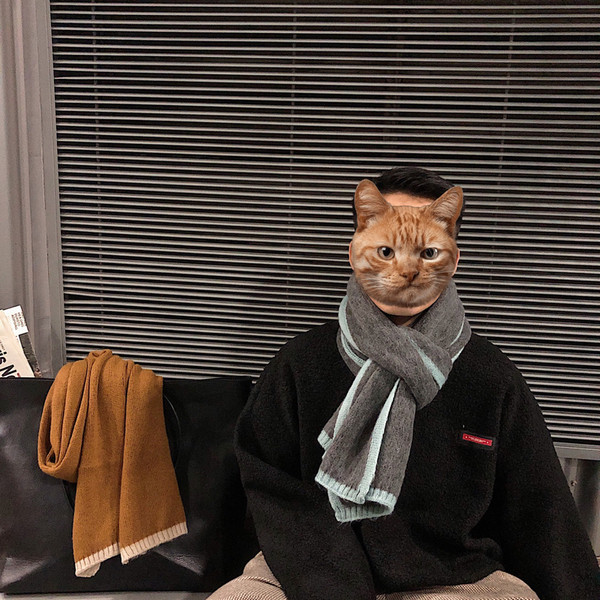 Jelenlegi férfi sál emblémával