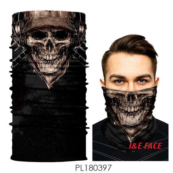 Férfi motorháztető, maszk típusú koponyafelrakással